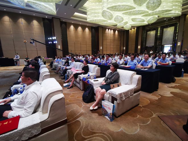 跨江发布“英雄帖”！港闸赴昆山举行跨江融合发展恳谈会 签约项目超百亿元(图2)