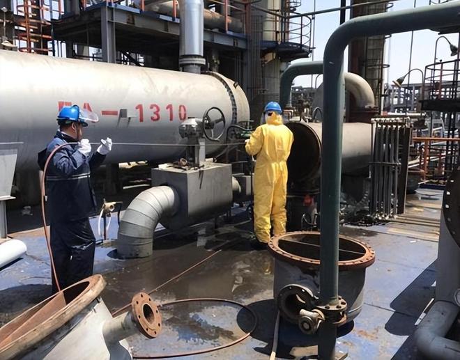 退休六年后依旧被查欠下2100亿巨款央企原董事长被带走！(图4)