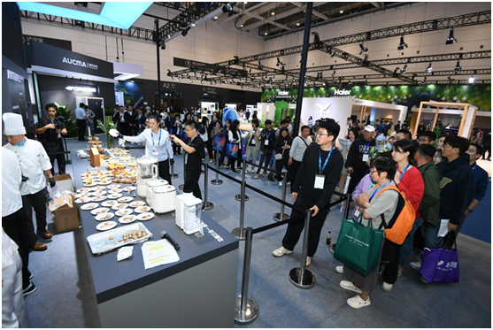 智慧全场景消费新体验澳柯玛出展2024电博会(图3)