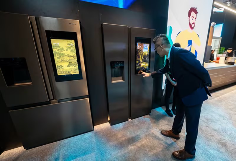CES 2025开展首日海信大屏智能冰箱登上官方会刊(图3)