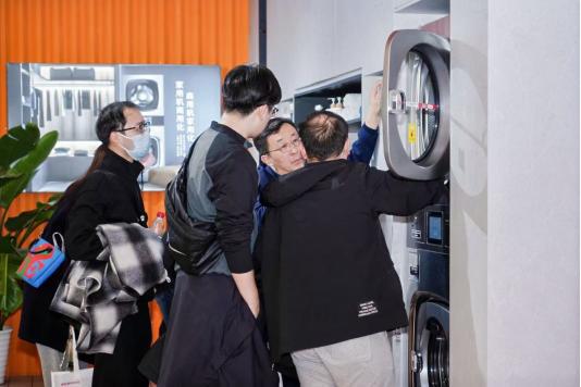山东小鸭集团参展AWE商用、家用洗衣机齐亮相(图2)