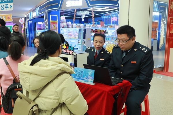 梧州各地开展第34个全国税收宣传月活动(图2)