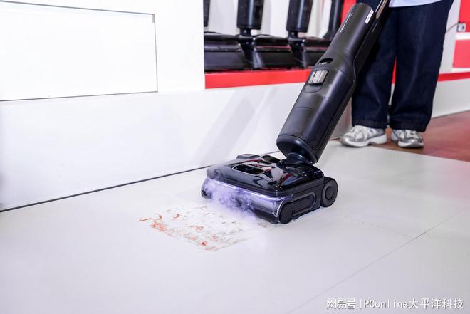 石头科技AWE2025秀肌肉 多款新品引领全球清洁行业新潮流(图6)