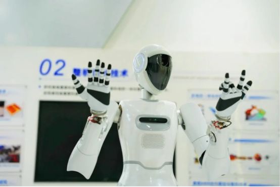 美的方洪波：勇闯技术无人区 坚持技术、产业、生态三位一体发展(图2)