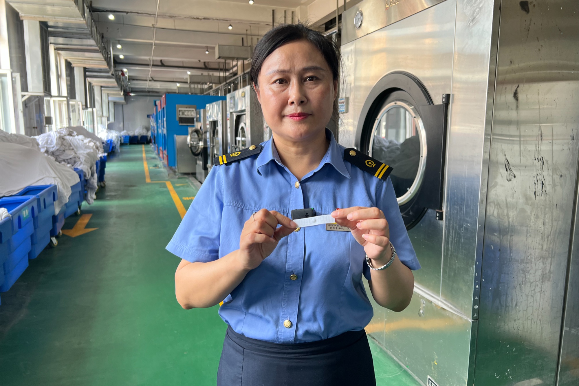 【直击暑运】“智能芯”让列车卧具洗涤更高效(图1)