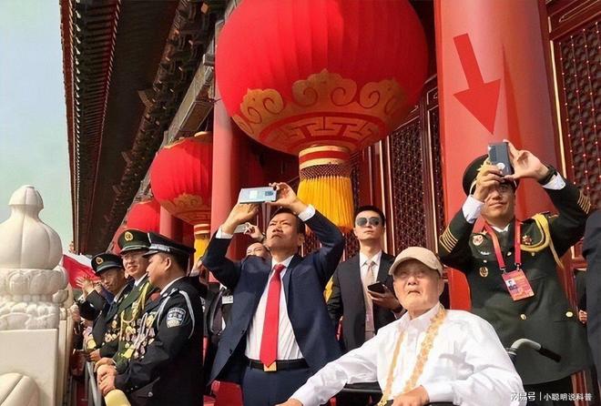 首次超越苹果！成全球第一华为93阅兵献礼