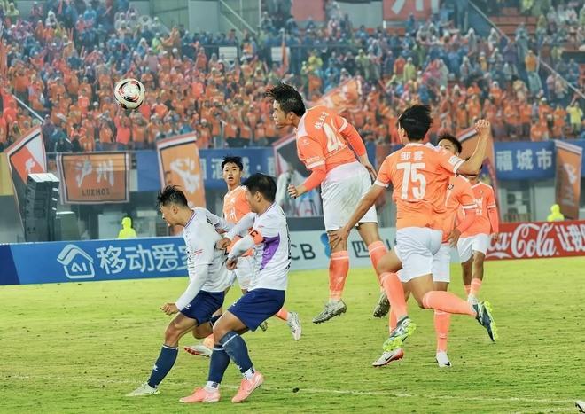 雨中激战！“川超”泸州队主场2：0力克资阳队(图2)