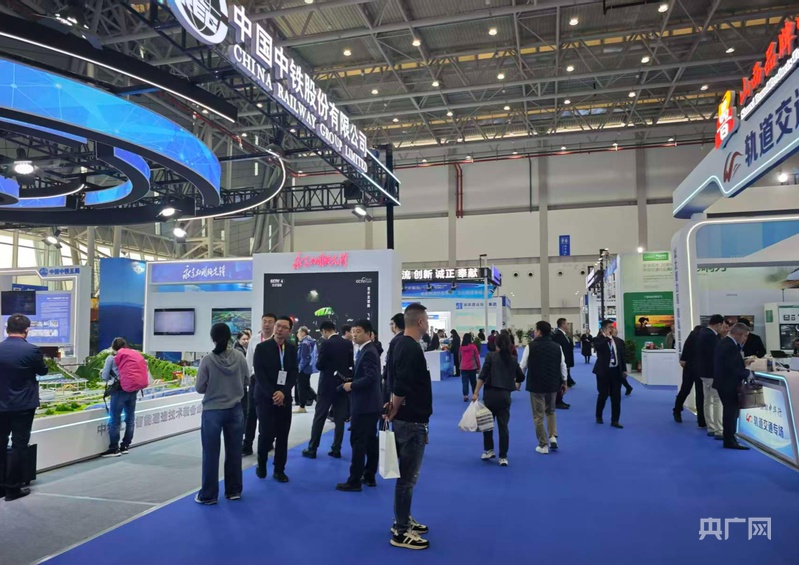 硬核展会解码“轨道上的未来” 2025中国国际轨道交通和装备制造产业博览会在株洲开幕(图3)