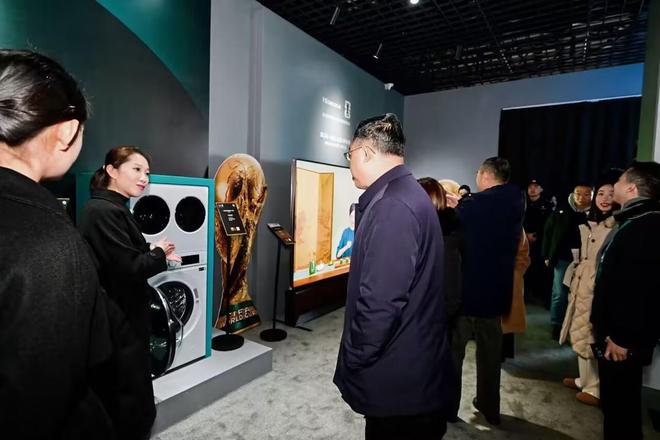 大力神杯中国行青岛首秀海信全家筒现场获球迷围观(图2)