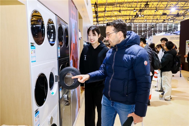 海信全家筒·棉花糖U7S斩获2026 AWE艾普兰创新奖彰显中国家电智造实力(图5)