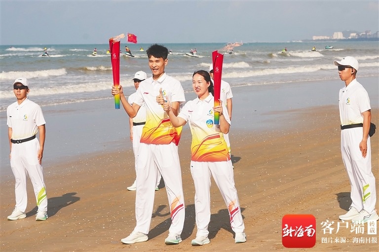 薪火映天涯 同心向未来——四次重大体育盛会圣火传递映照鹿城荣光(图2)