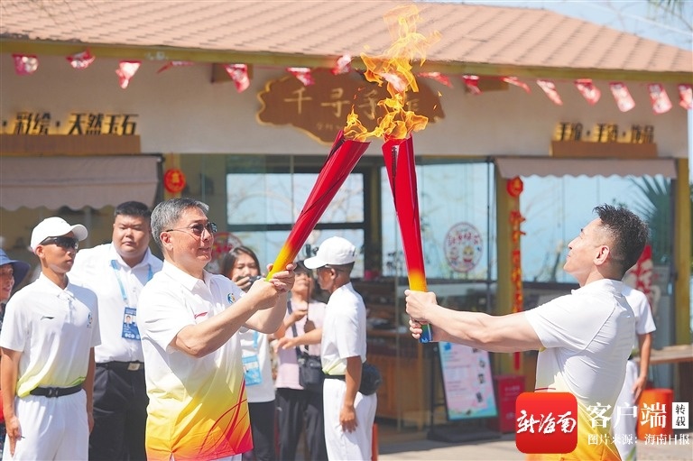 薪火映天涯 同心向未来——四次重大体育盛会圣火传递映照鹿城荣光(图3)