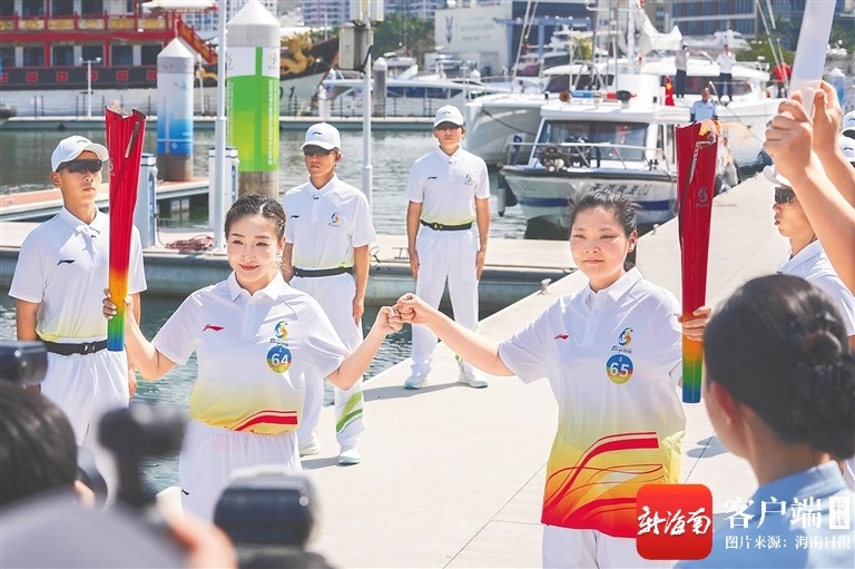 薪火映天涯 同心向未来——四次重大体育盛会圣火传递映照鹿城荣光(图4)