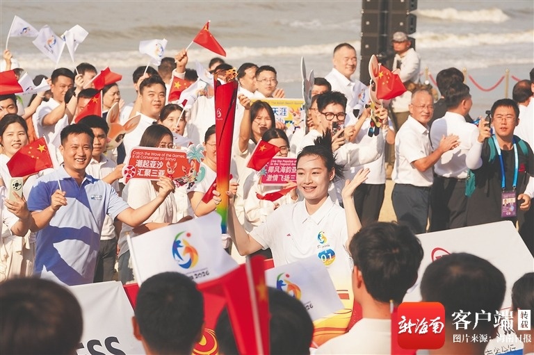 薪火映天涯 同心向未来——四次重大体育盛会圣火传递映照鹿城荣光(图5)